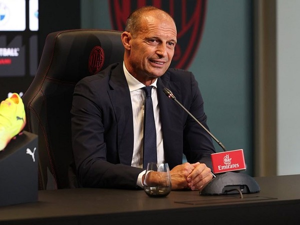 Max Allegri Mainkan Formasi 3 Bek, Milan Butuh Tambahan Bek Tambahan